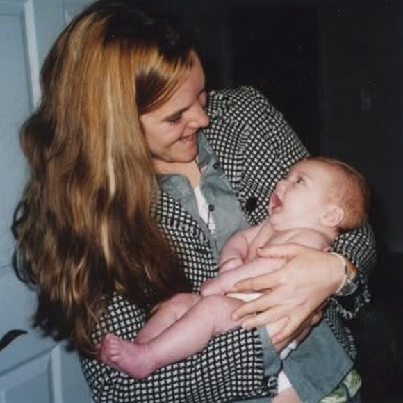 Meet your Posher, Amanda. - Picture 6 of 11